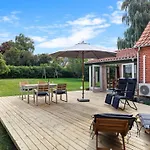 Alisa - 2-5km From The Sea By Interhome