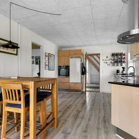 Vakantiehuis Alisa - 2-5km From The Sea By Interhome
